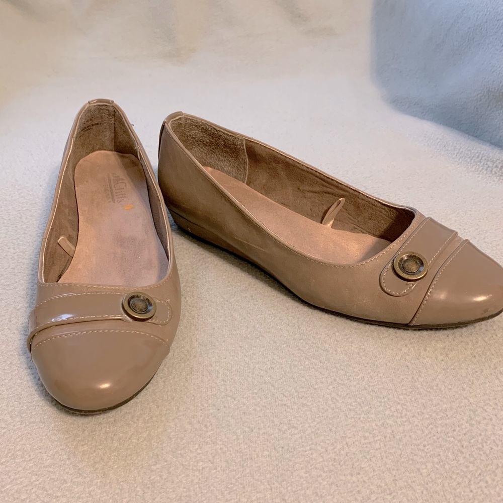 Cliffs by White Mountain Taupe Shoes